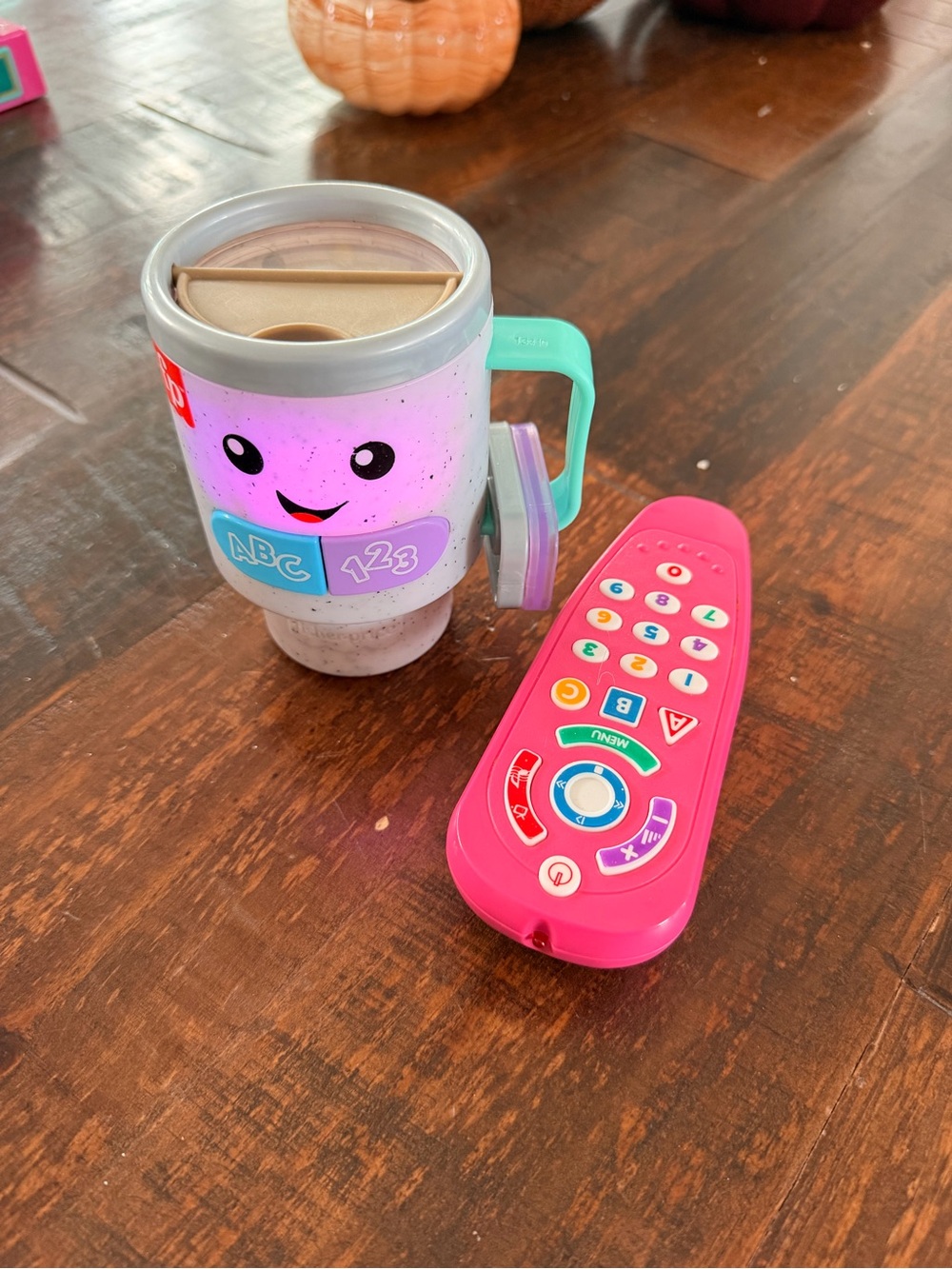 👚CLOSET CLEAN OUT SALE👖Toy Remote & Light-Up Learning Cup
